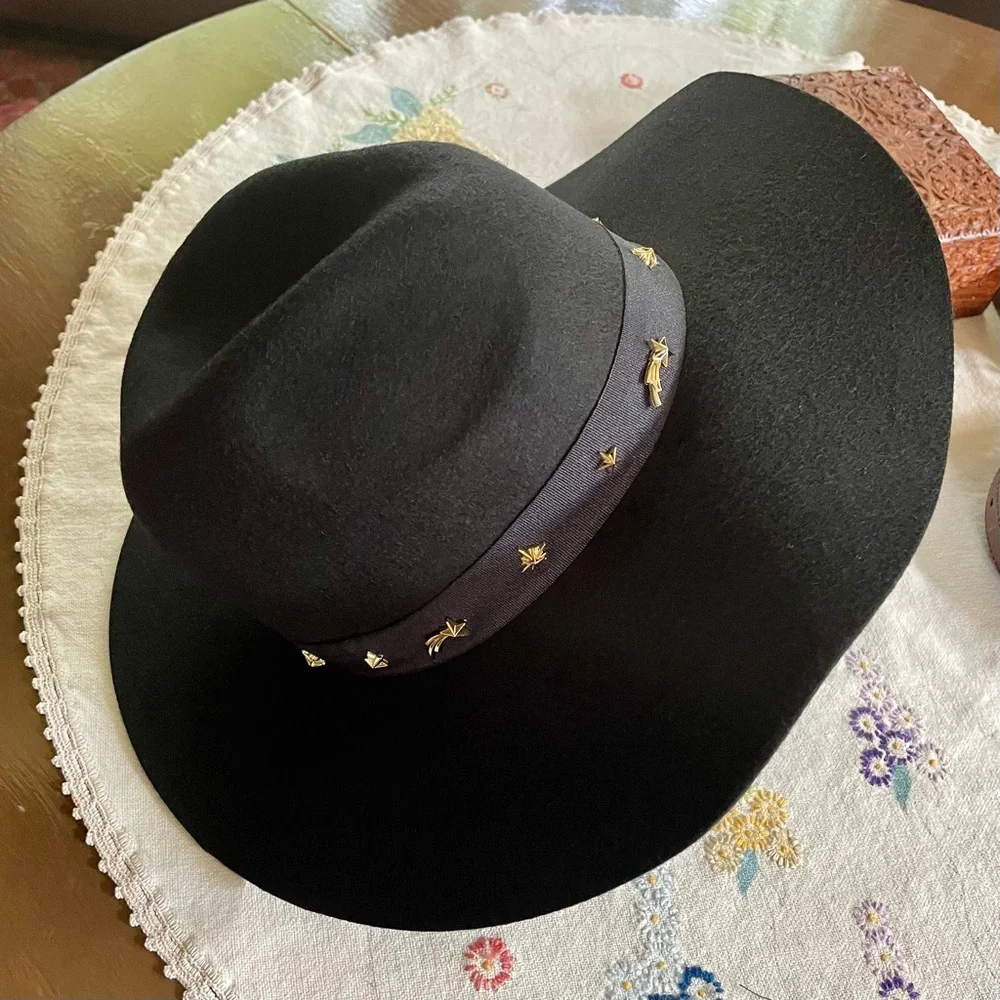 Lucky Brand  Gold Charm Ranger Hat. 100% Wool. Black w/ Black Ribbon. One Size